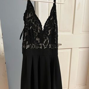 Windsor Black Lace Homecoming Dress